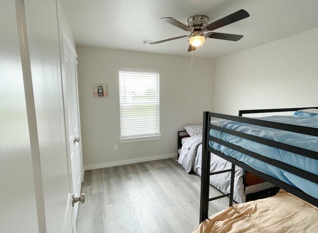 Building Photo - Cozy 4bd 2ba near Choctaw Casino