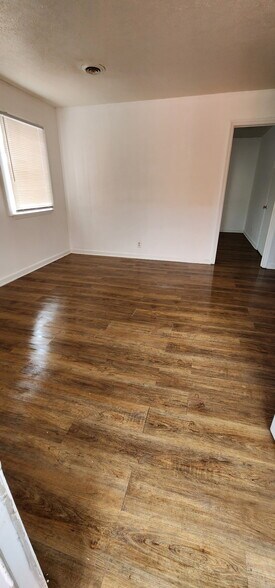 Building Photo - 1748 22nd Ave N