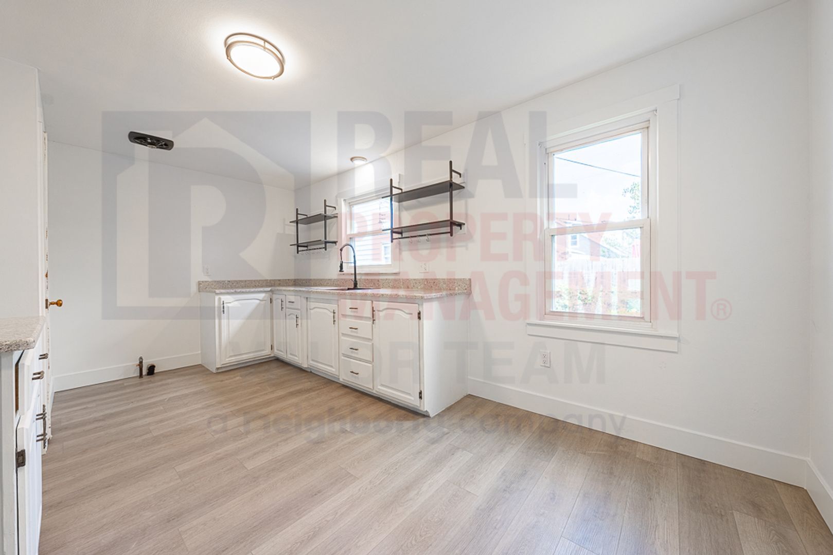 Building Photo - 1401 Missouri Ave