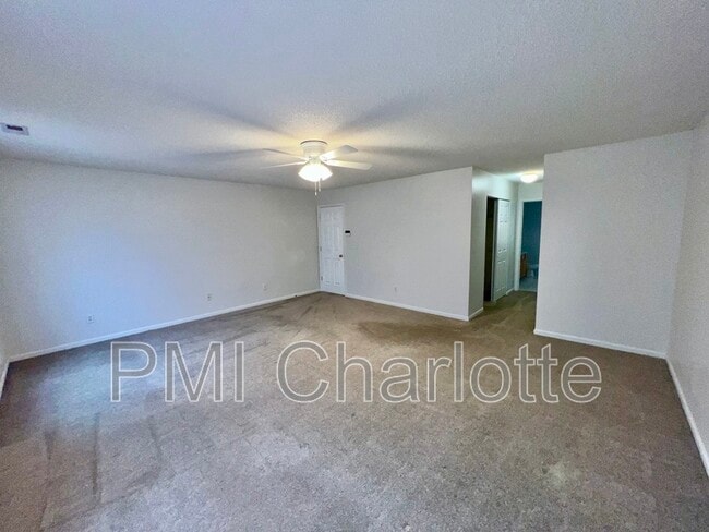 Building Photo - 5787 Dove Point Dr SW