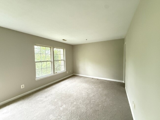 Building Photo - Updated 3-Bedroom Townhome in Aberdeen