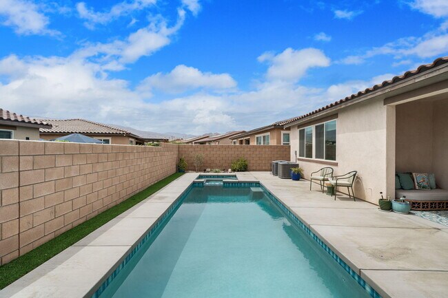 Building Photo - 81887 Via Encinitas