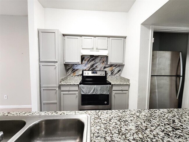 Building Photo - 14550 Fonmeadow Dr