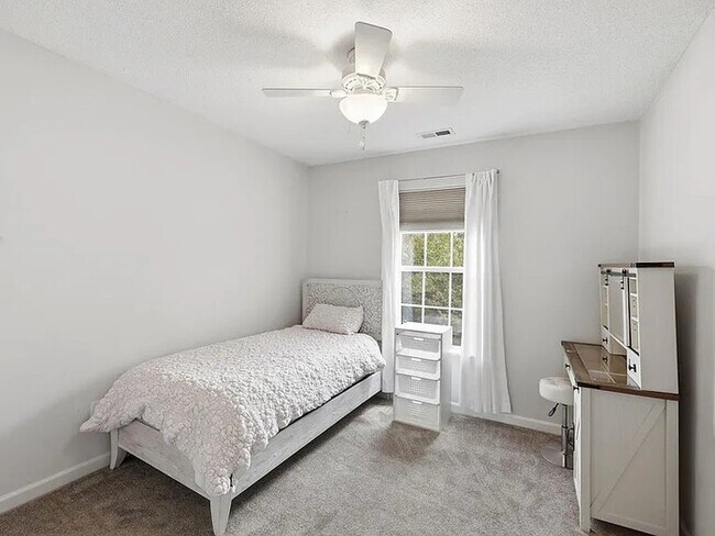 Building Photo - Earn Wealth While Leasing - Like a Homeowner - Lease to Own