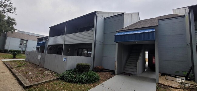 Building Photo - 1140 N Alston St