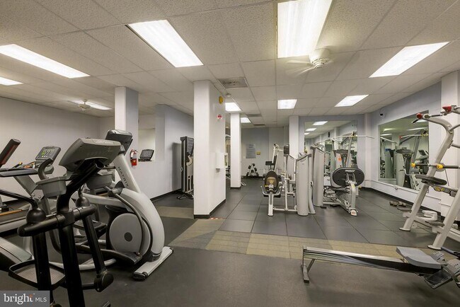 Building Photo - 4515 Willard Ave