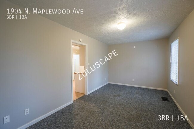 Building Photo - 1904 N Maplewood Ave