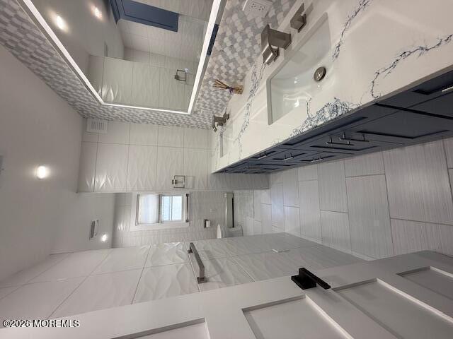 Building Photo - 293 Lawrence Ave