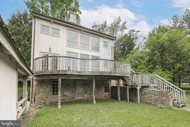 Building Photo - 6054 Honey Hollow Rd