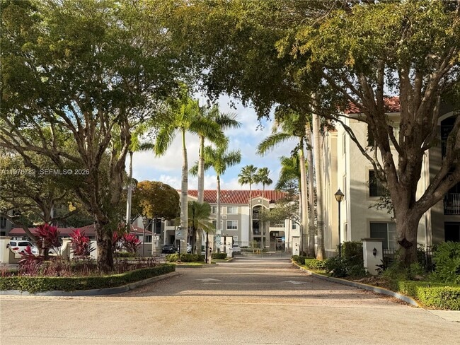 Building Photo - 6851 SW 44th St