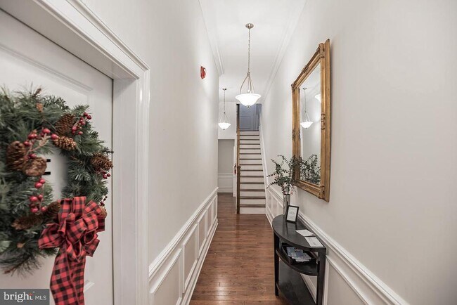 Building Photo - 1716 Pine St