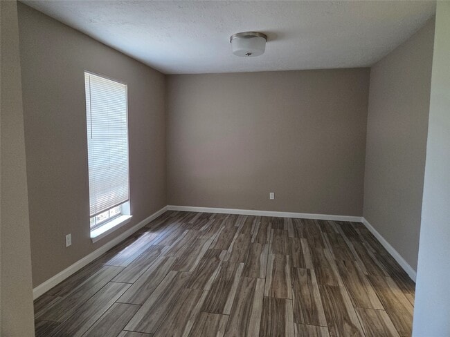 Building Photo - 717 Vicksburg Ct