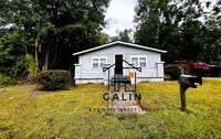 Building Photo - 815 Davis Ave