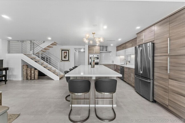 Building Photo - 3966 N Ocean Dr