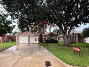 Building Photo - 6105 Comfort Dr
