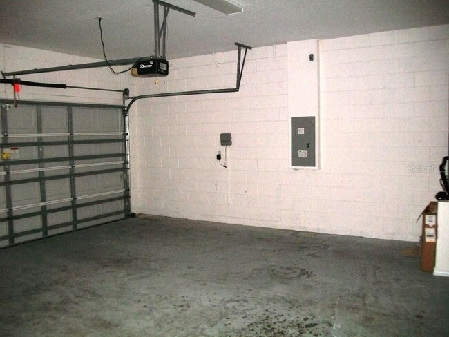 Building Photo - 6808 Duncaster St