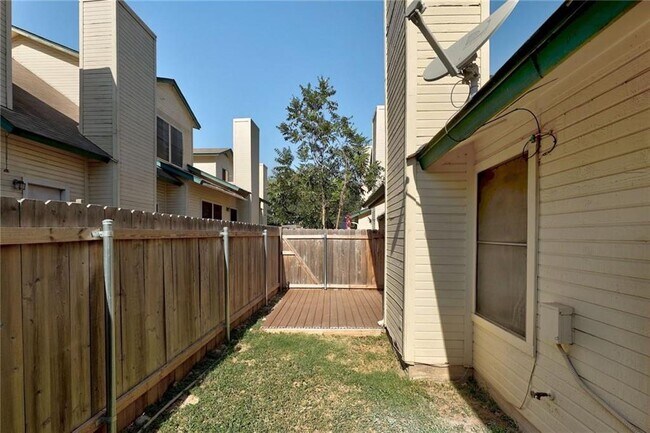 Building Photo - 12212 Brigadoon Ln