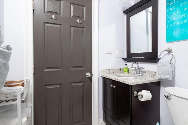 Building Photo - 22 Thurman St