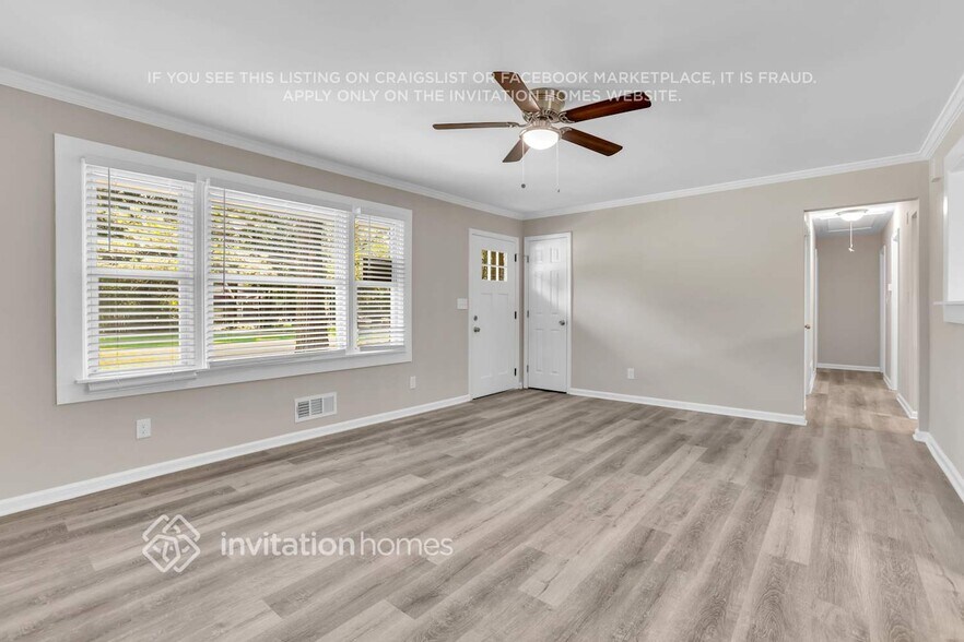 Building Photo - 1633 Carolyn Dr SW