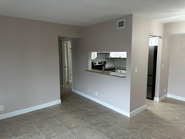 Building Photo - 7221 Golf Colony Ct