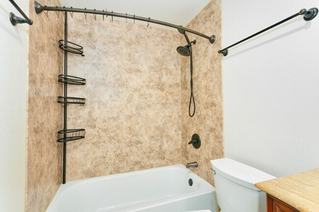 Building Photo - Cozy 2 bedroom, 2 bathroom condo- Federal Way Area