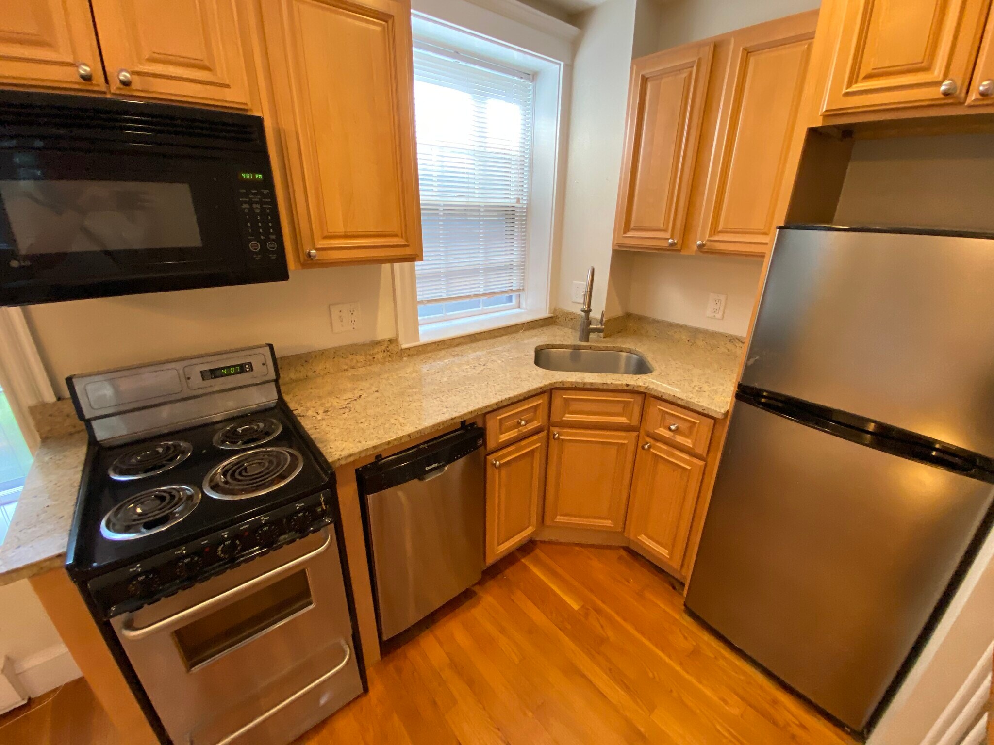 Building Photo - 16 Cedar Lane Way