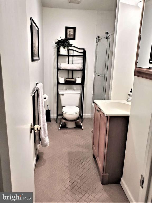 Building Photo - 8 Rex Ave