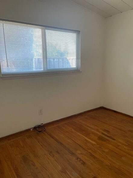 Bright 2nd bedroom - 3121 Alma St