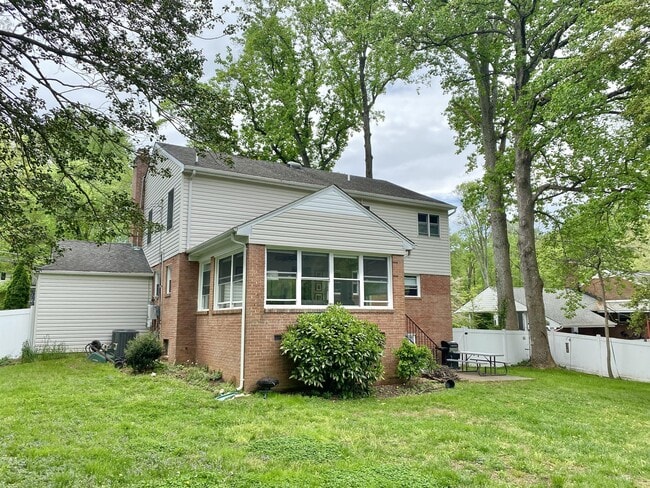 Building Photo - 6612 Kerns Rd