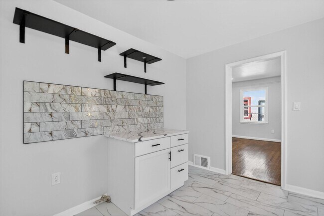 Building Photo - 8449 Penrod St