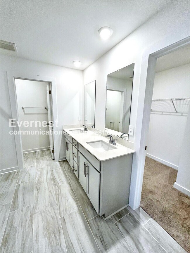 Building Photo - Application Fee WAIVED! Limited Time Special Offer - Split your security deposit payment.  5 Bed/...