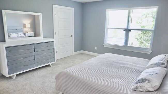 Building Photo - 4322 Cloverwood Ct