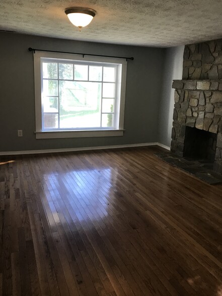 Building Photo - 73 Stamey St