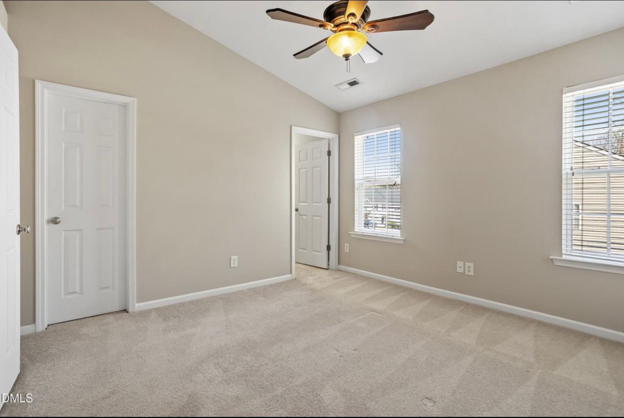 Building Photo - 305 Anterbury Dr