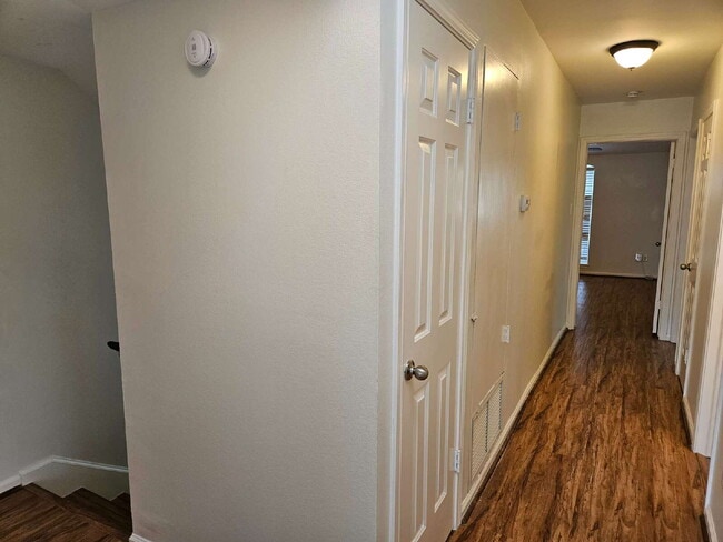 Building Photo - Fully Remodeled 3 Bed Home Near Galleria & Memorial Park - Utilities Included