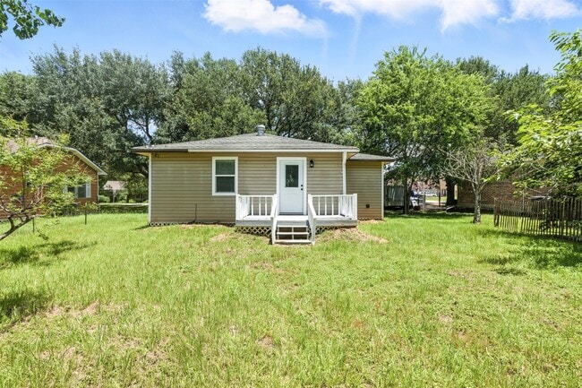 Building Photo - 2311 Brazeal St