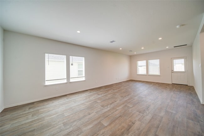 Building Photo - 30838 Brightwell Bnd