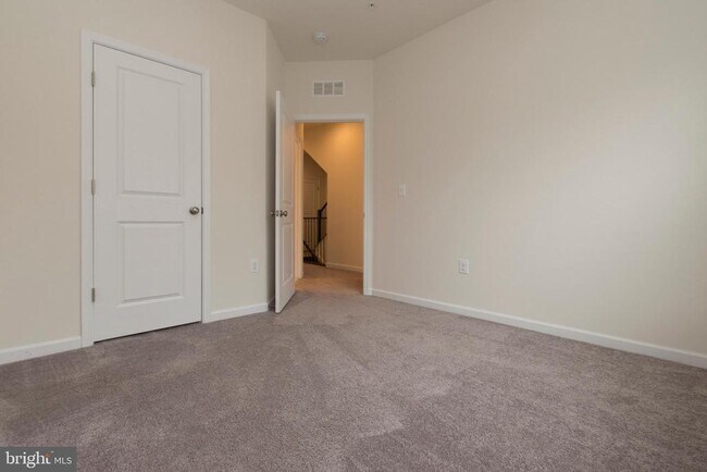 Building Photo - 14337 Potomac Heights Ln