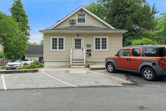 Building Photo - 42 Old Lancaster Rd