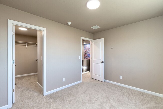 Building Photo - Townhouse For Rent - Wolf Ranch