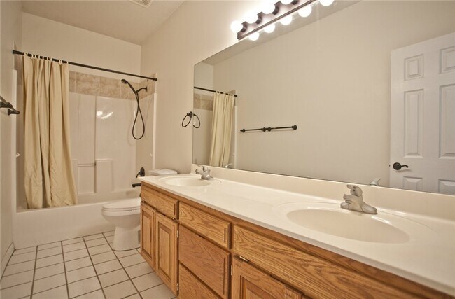 Building Photo - 310 Old Forge Dr
