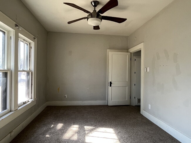 Building Photo - 1 Bedroom for Lease