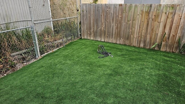 Building Photo - 425 Ardmore Rd