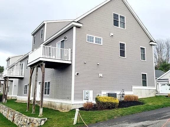 Building Photo - 9 Commodore Way