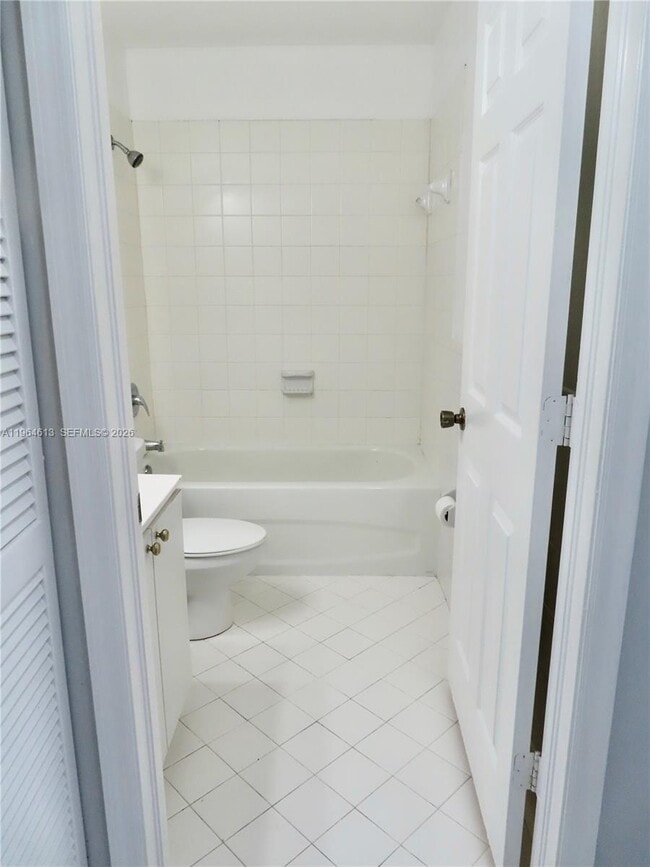 Building Photo - 3398 NE 9th Dr