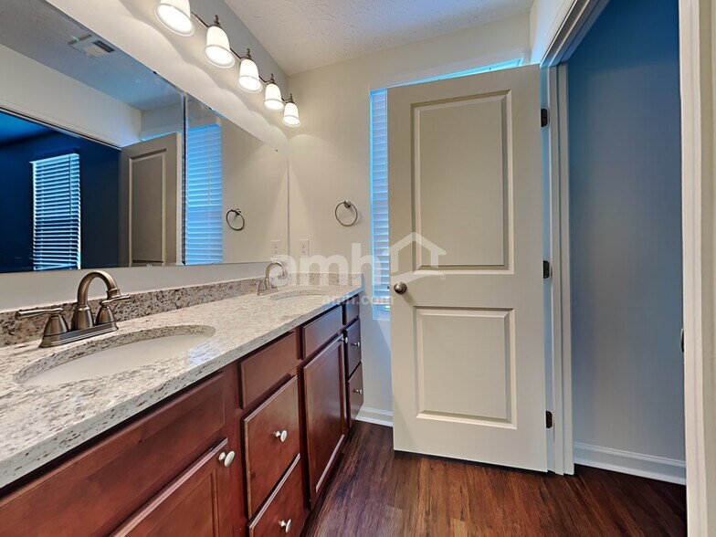 Building Photo - 4651 Megan Danielle Dr