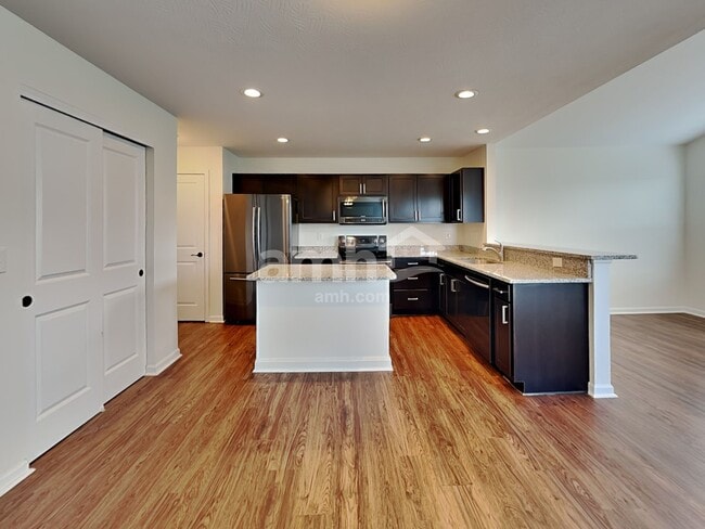 Building Photo - 109 Sandburg Dr