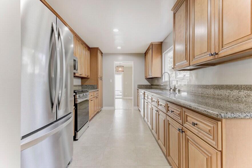 Building Photo - 20625 Lemarsh St