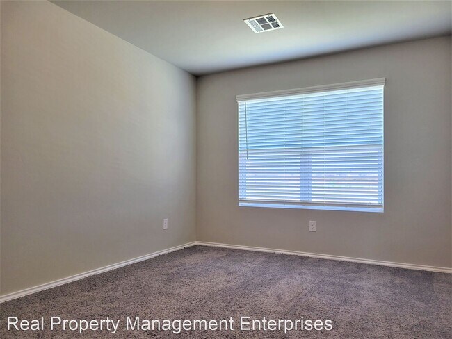 Building Photo - 3 br, 2 bath House - 21242 Winding Brook