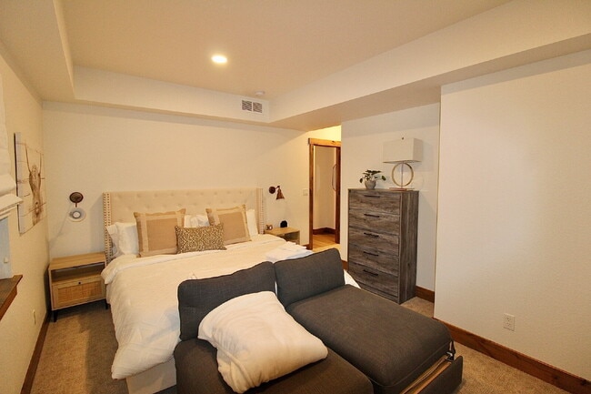 Building Photo - 3332 Danzante Bay Ct